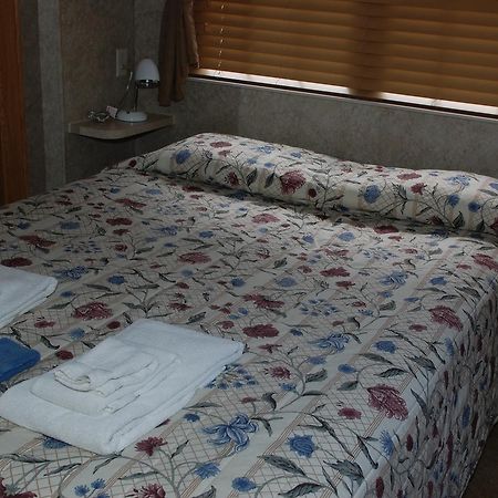Three Rivers Resort Almont Экстерьер фото