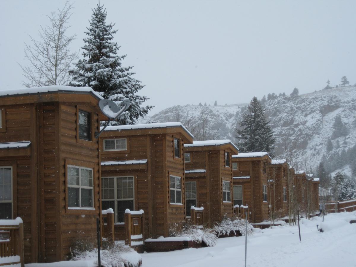 Three Rivers Resort Almont Экстерьер фото